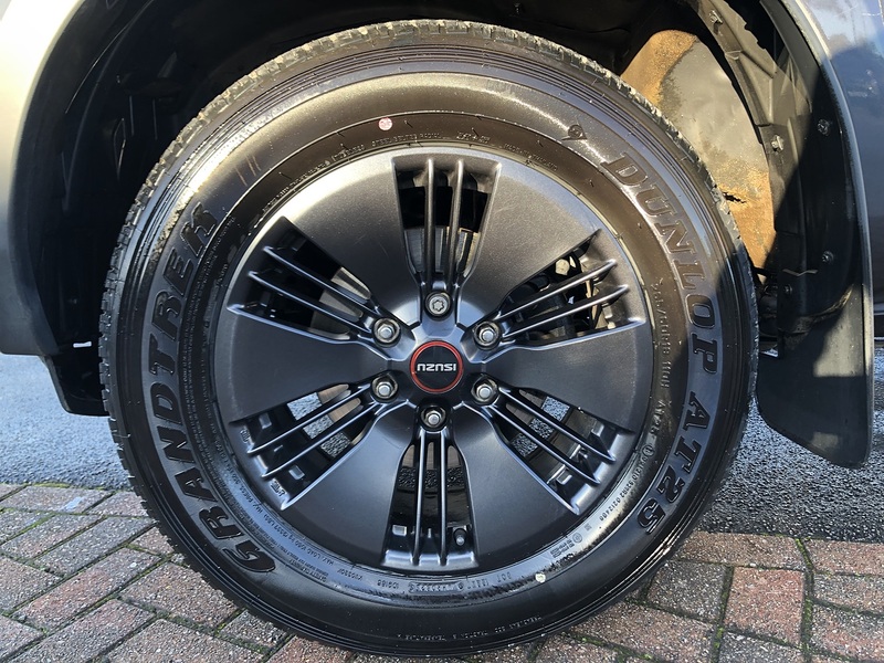 Isuzu Utility Dcb Pick Up 1.9 Automatic Diesel