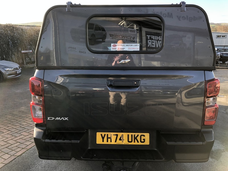 Isuzu Utility Dcb Pick Up 1.9 Automatic Diesel