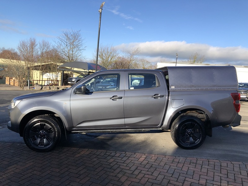 Isuzu Utility Dcb Pick Up 1.9 Automatic Diesel