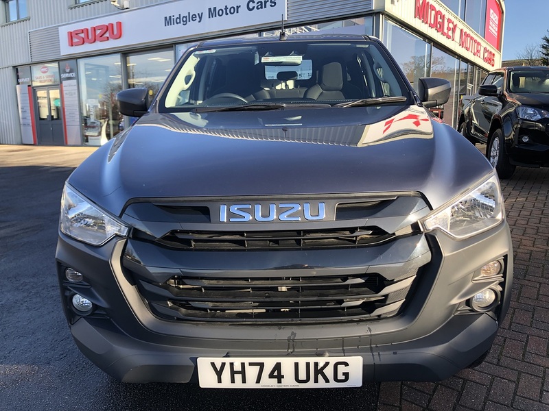 Isuzu Utility Dcb Pick Up 1.9 Automatic Diesel