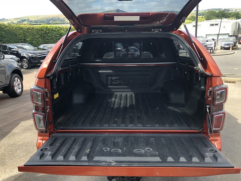 Isuzu 1.9 TD V-Cross Pickup Double Cab 4dr Diesel Auto 4WD Euro 6 (s/s) (164 ps)