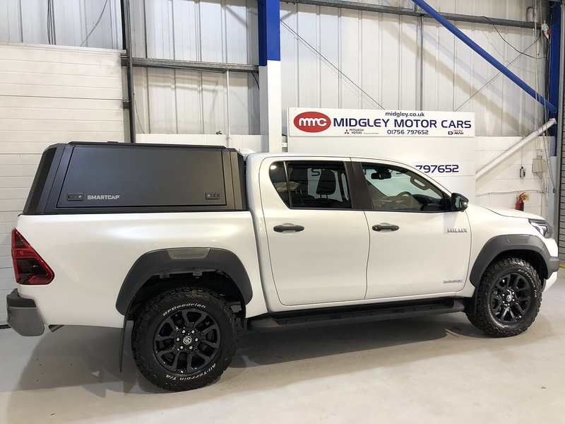 Toyota 2.8 D-4D-h Invincible X Pickup 4dr Diesel Hybrid Auto 4WD Euro 6 (204 ps)