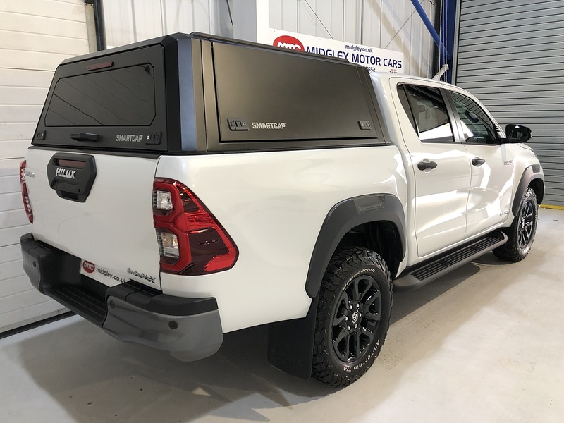 Toyota 2.8 D-4D-h Invincible X Pickup 4dr Diesel Hybrid Auto 4WD Euro 6 (204 ps)