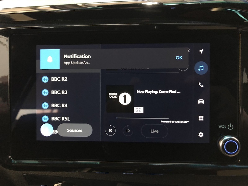 Toyota 2.8 D-4D-h Invincible X Pickup 4dr Diesel Hybrid Auto 4WD Euro 6 (204 ps)