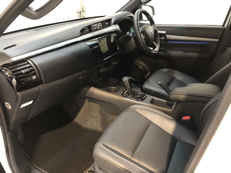 Toyota 2.8 D-4D-h Invincible X Pickup 4dr Diesel Hybrid Auto 4WD Euro 6 (204 ps)