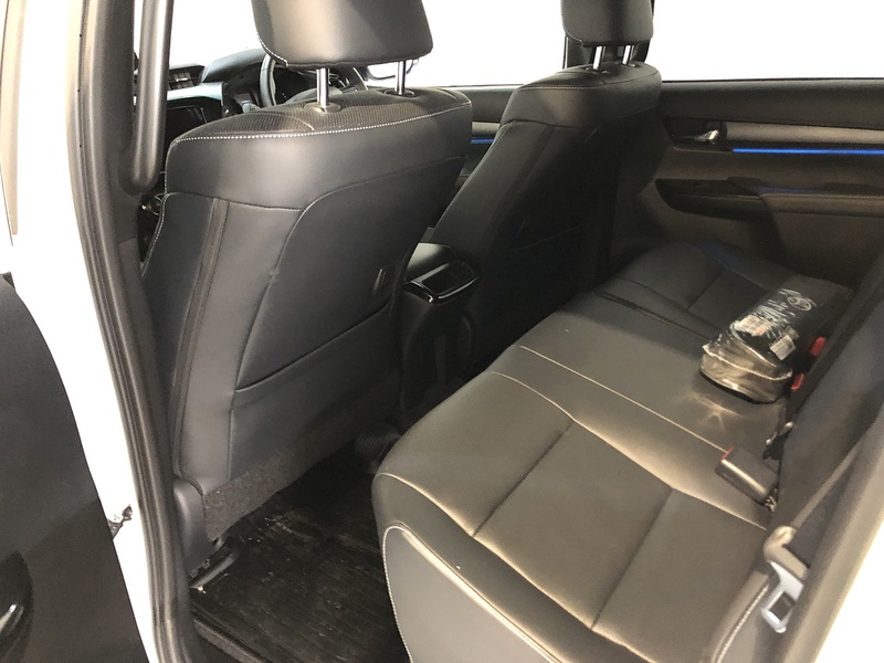 Toyota 2.8 D-4D-h Invincible X Pickup 4dr Diesel Hybrid Auto 4WD Euro 6 (204 ps)