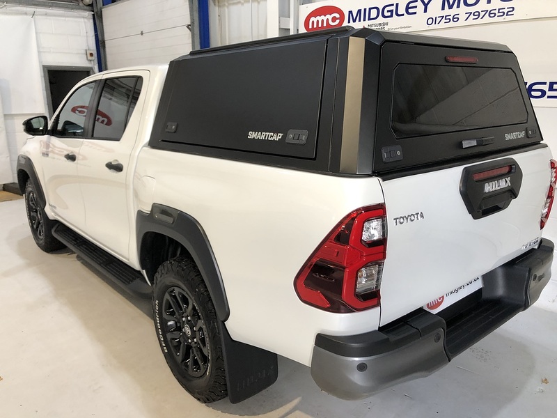 Toyota 2.8 D-4D-h Invincible X Pickup 4dr Diesel Hybrid Auto 4WD Euro 6 (204 ps)