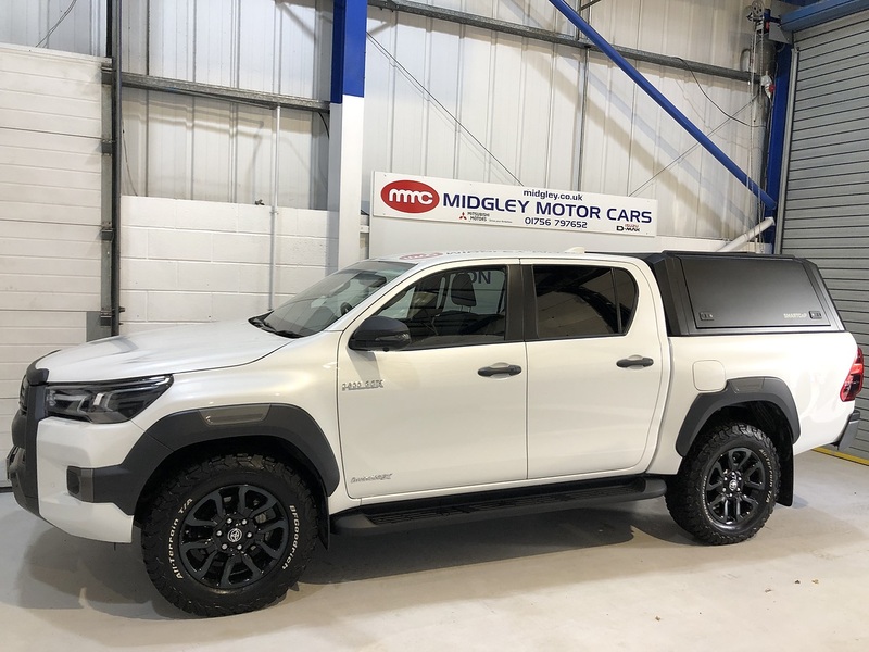 Toyota 2.8 D-4D-h Invincible X Pickup 4dr Diesel Hybrid Auto 4WD Euro 6 (204 ps)