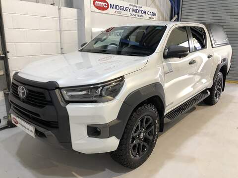 Toyota Hilux, 2.8 D-4D-h Invincible X Pickup 4dr Diesel Hybrid Auto 4WD Euro 6 (204 ps)