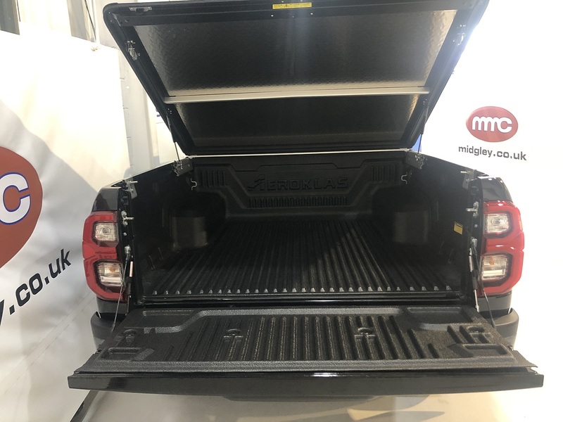 Toyota 2.8 D-4D Invincible X Pickup Double Cab 4dr Diesel Auto 4WD Euro 6 (s/s) (204 ps)