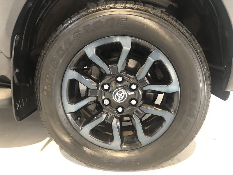 Toyota 2.8 D-4D Invincible X Pickup Double Cab 4dr Diesel Auto 4WD Euro 6 (s/s) (204 ps)