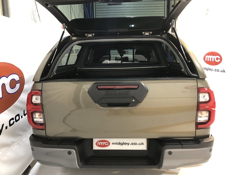 Toyota Invincible X 4Wd D-4D Dcb Pick Up 2.8 Automatic Diesel