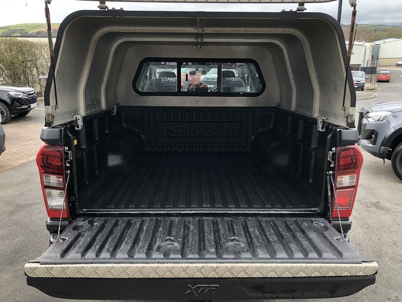 Isuzu Xtr Dcb Nav Plus Pick Up 1.9 Automatic Diesel