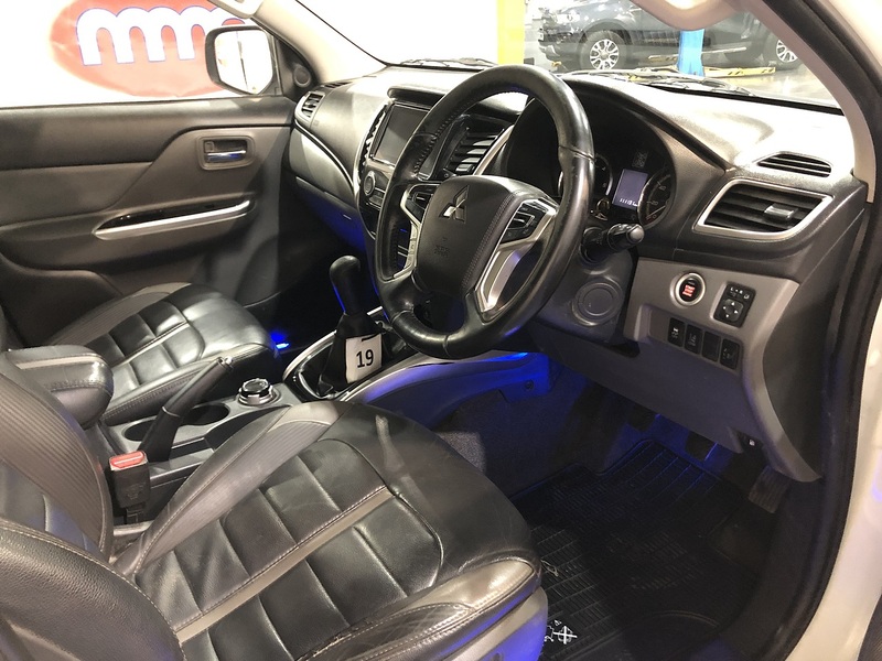 Mitsubishi DI-D DC Barbarian Pickup 2.4 Manual Diesel