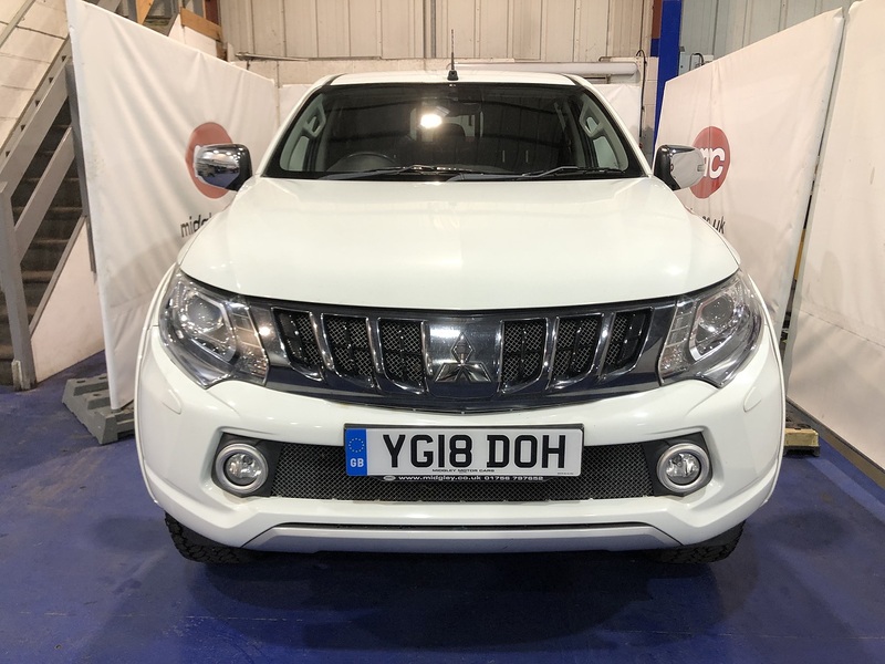 Mitsubishi DI-D DC Barbarian Pickup 2.4 Manual Diesel