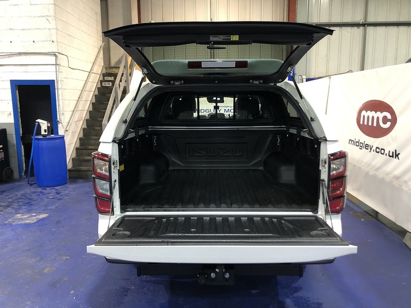 Isuzu V-Cross Dcb Pick Up 1.9 Automatic Diesel