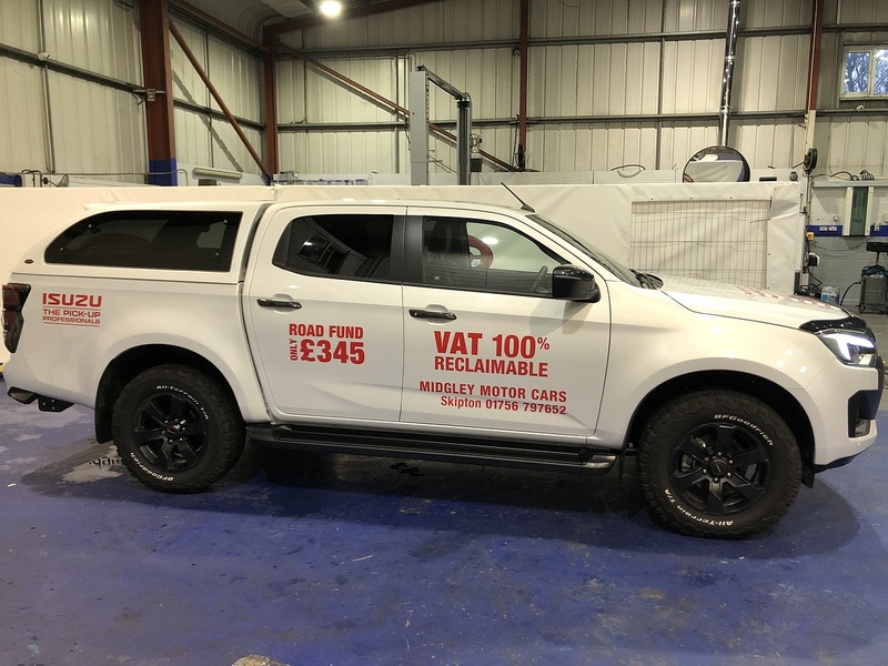 Isuzu V-Cross Dcb Pick Up 1.9 Automatic Diesel