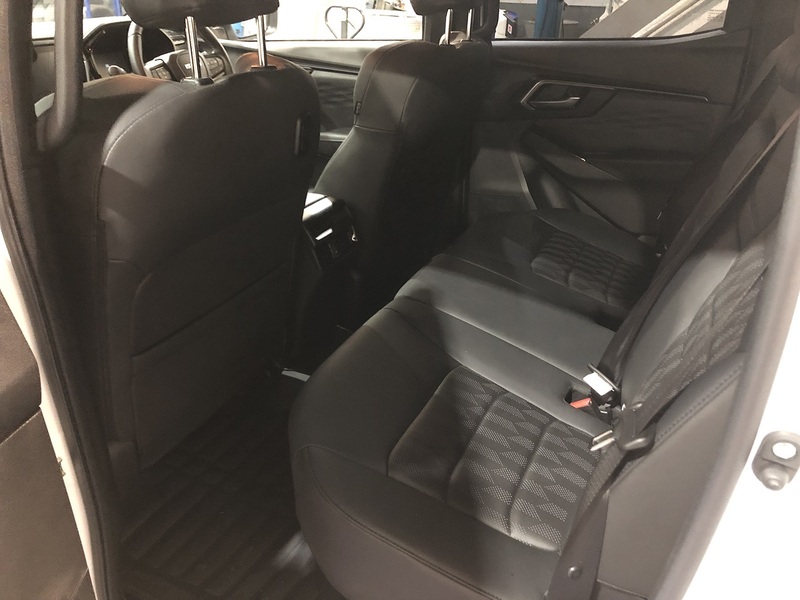 Isuzu V-Cross Dcb Pick Up 1.9 Automatic Diesel