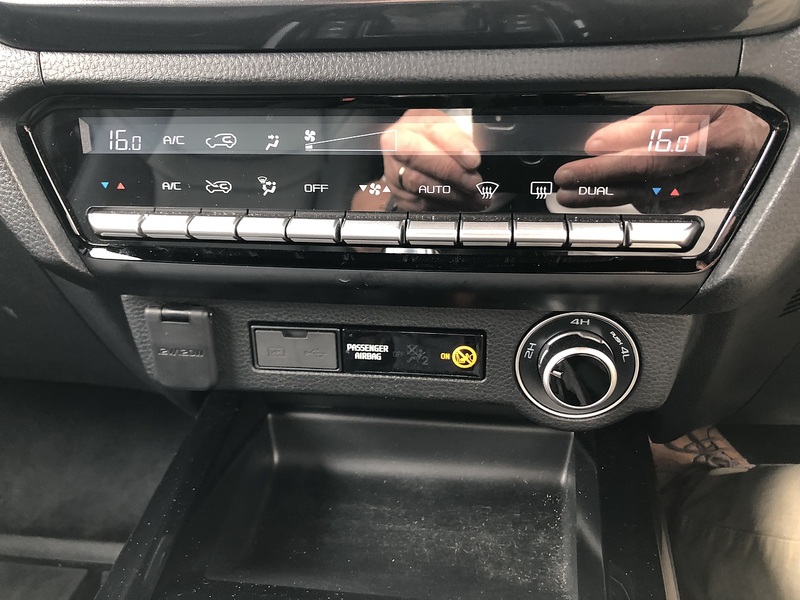 Isuzu V-Cross Dcb Pick Up 1.9 Automatic Diesel