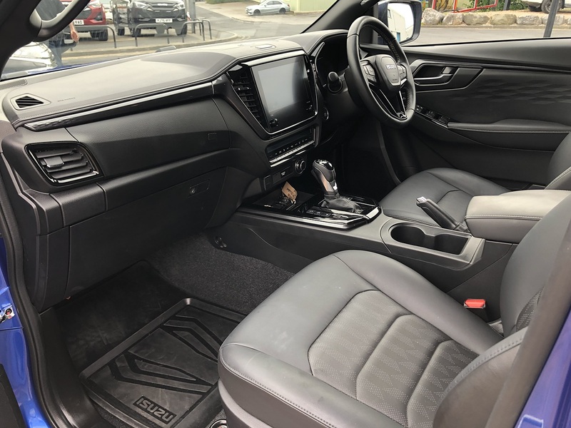 Isuzu V-Cross Dcb Pick Up 1.9 Automatic Diesel