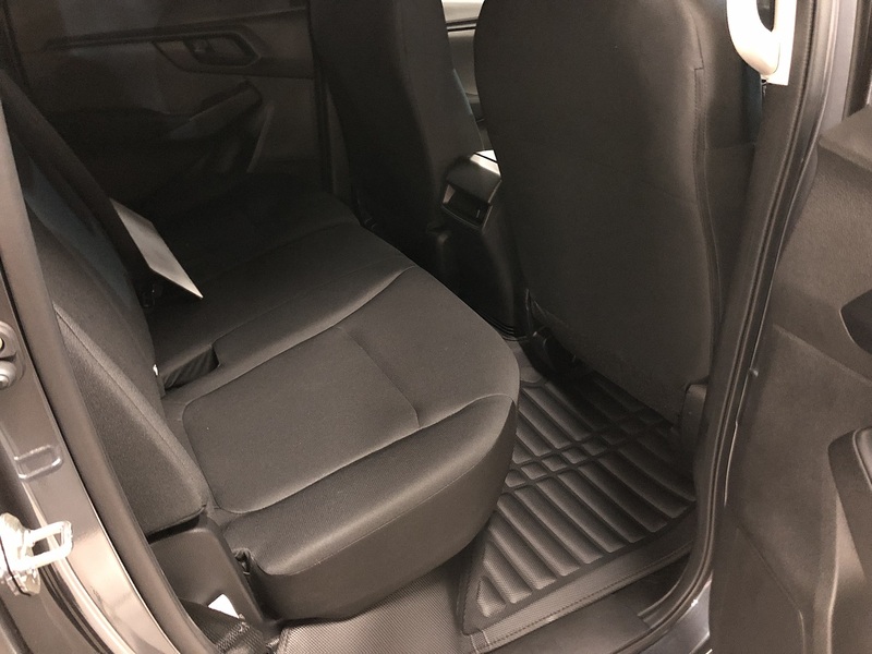 Isuzu Utility Dcb Pick Up 1.9 Manual Diesel