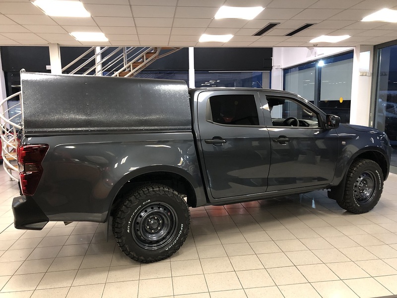 Isuzu Utility Dcb Pick Up 1.9 Manual Diesel