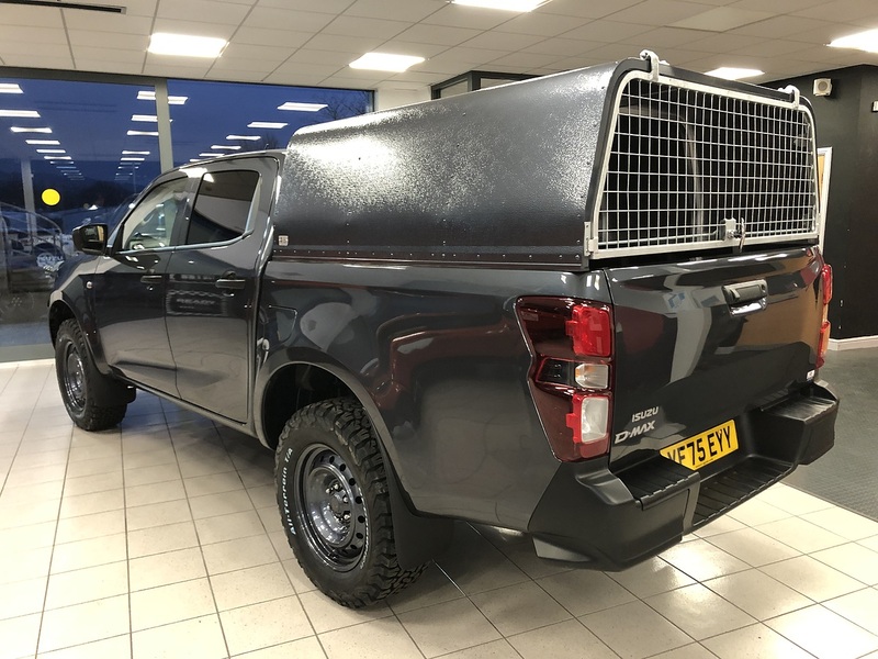 Isuzu Utility Dcb Pick Up 1.9 Manual Diesel