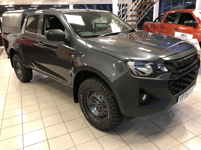 Isuzu Utility Dcb Pick Up 1.9 Manual Diesel