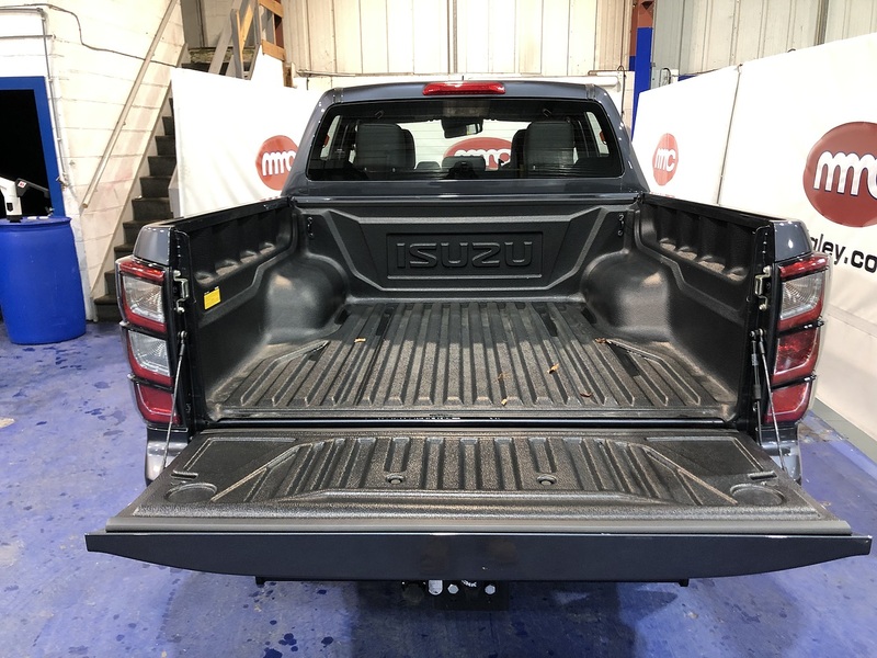 Isuzu Dl40 Dcb Pick Up 1.9 Automatic Diesel