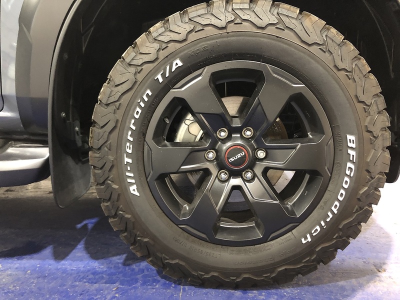 Isuzu V-Cross Steel Dcb 1.9 Pick Up Automatic Diesel