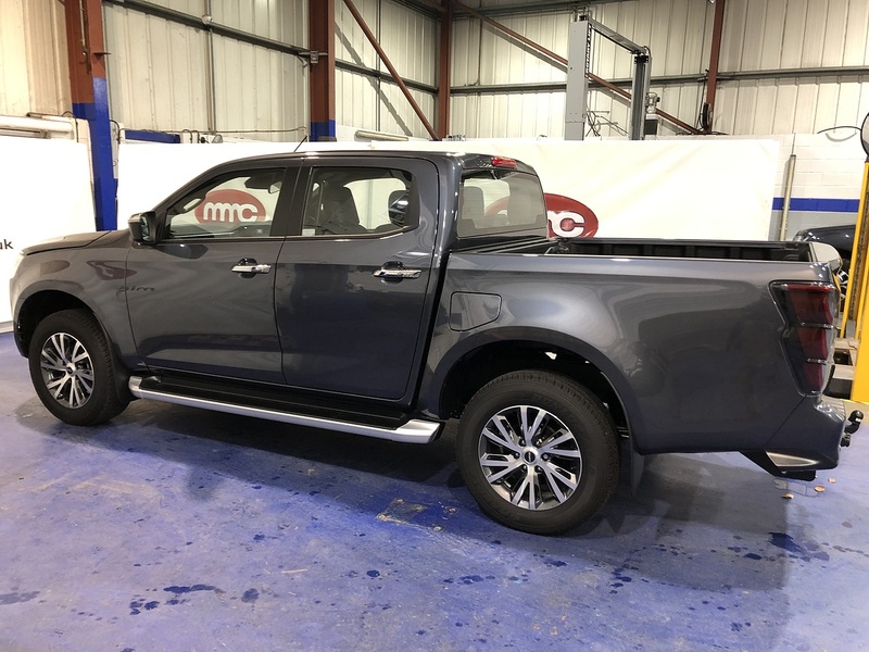 Isuzu Dl40 Dcb Pick Up 1.9 Automatic Diesel