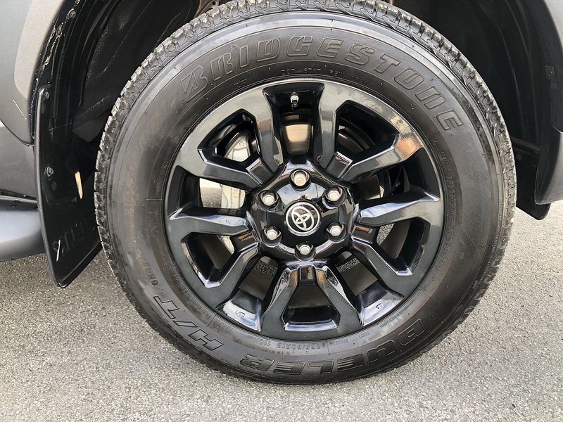 Toyota 2.8 D-4D-h Invincible X Pickup 4dr Diesel Hybrid Auto 4WD Euro 6 (204 ps)