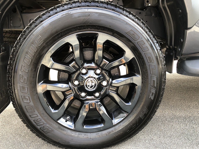 Toyota 2.8 D-4D-h Invincible X Pickup 4dr Diesel Hybrid Auto 4WD Euro 6 (204 ps)