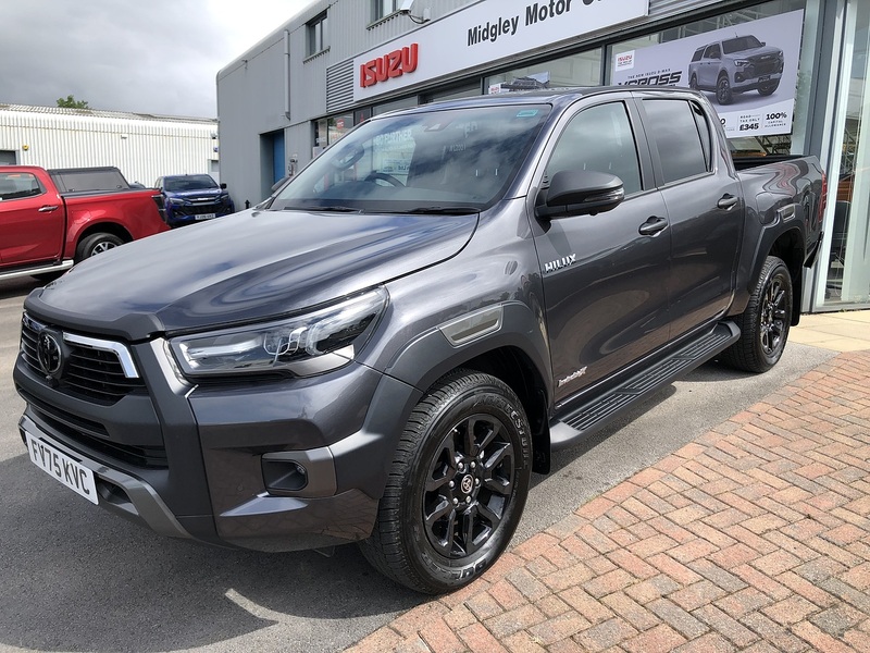 Toyota 2.8 D-4D-h Invincible X Pickup 4dr Diesel Hybrid Auto 4WD Euro 6 (204 ps)