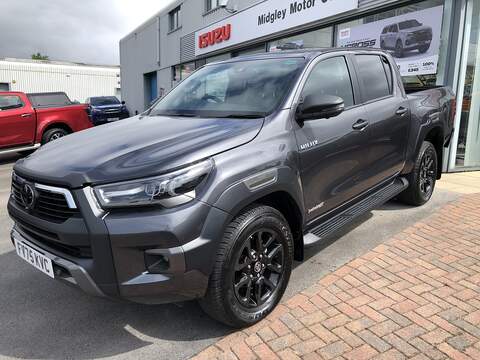 Toyota Hilux, 2.8 D-4D-h Invincible X Pickup 4dr Diesel Hybrid Auto 4WD Euro 6 (204 ps)