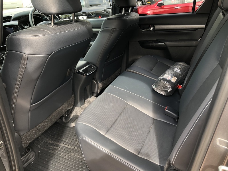 Toyota 2.8 D-4D-h Invincible X Pickup 4dr Diesel Hybrid Auto 4WD Euro 6 (204 ps)