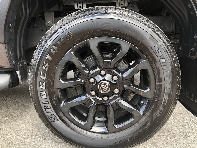 Toyota 2.8 D-4D-h Invincible X Pickup 4dr Diesel Hybrid Auto 4WD Euro 6 (204 ps)