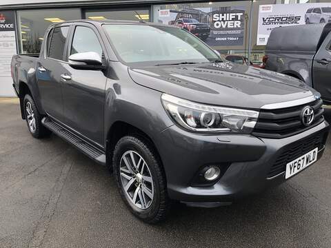 TOYOTA
 Hilux Invincible 2.4 m 3.5T s/s Pick up 2.4 Manual  diesel