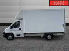 Peugeot Boxer 335 Built for Business BlueHDi L4 