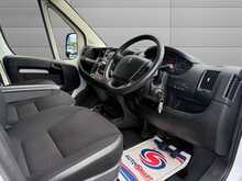 Peugeot Boxer 335 Built for Business BlueHDi L4 