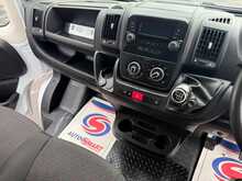 Peugeot Boxer 335 Built for Business BlueHDi L4 