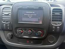 Vauxhall Vivaro 2900 BiTurbo ecoTEC CDTi L2H1 