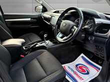 Toyota Hilux Invincible D-4D DC 