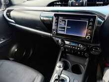 Toyota Hilux Invincible D-4D DC 