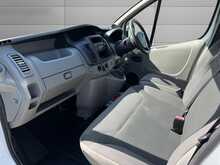 Vauxhall Vivaro 2900 CDTi L2 Combi 