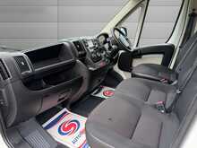 Peugeot Boxer 335 Professional BlueHDi L2H2 