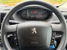 Peugeot Boxer 335 Professional BlueHDi L2H2 