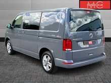 Volkswagen Transporter T32 Highline TDi SWB Kombi 