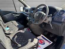 Vauxhall Vivaro 2700 CDTi L1H1 "Day Van" 