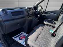 Vauxhall Vivaro 2700 CDTi L1H1 "Day Van" 